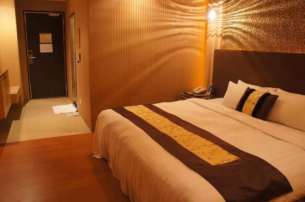 R7 Hotel Kaohsiung Exterior foto